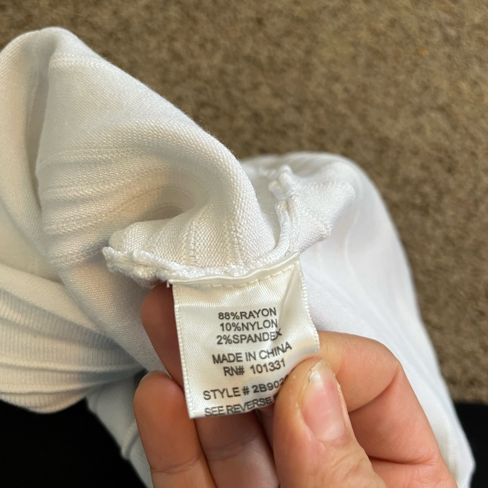 White mini skirt - Picture 3 of 4